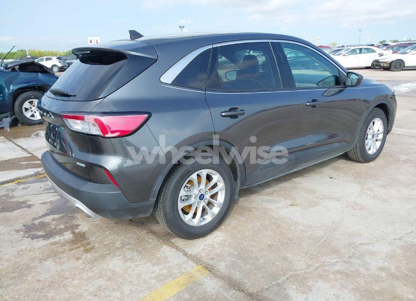 Photo 4 of 2020 Ford Escape SE (VIN 1FMCU0G68LUB66318)