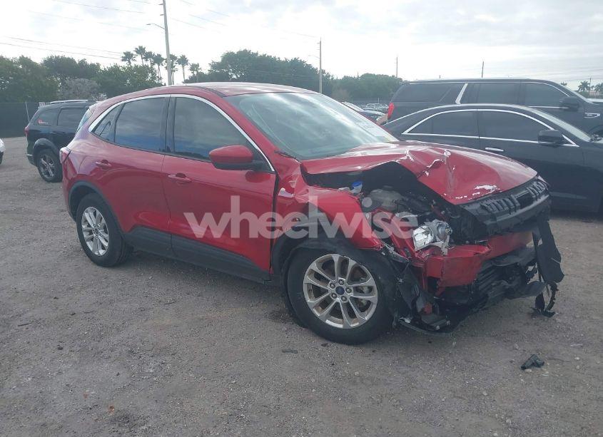 2020 Ford Escape SE (VIN 1FMCU0G68LUC06252) main photo