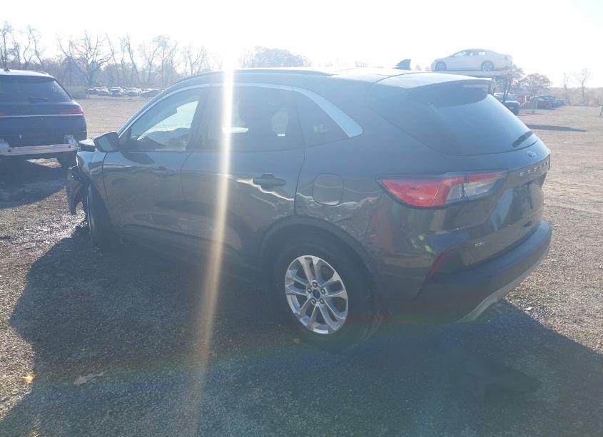 Photo 3 of 2020 Ford Escape SE (VIN 1FMCU0G68LUC42250)