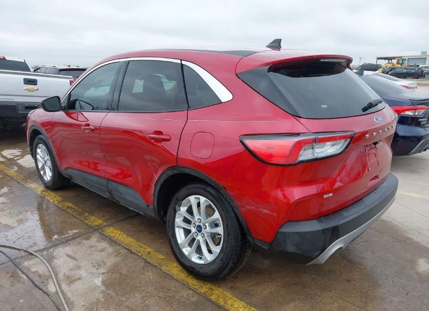 Photo 3 of 2020 Ford Escape SE (VIN 1FMCU0G68LUC70856)