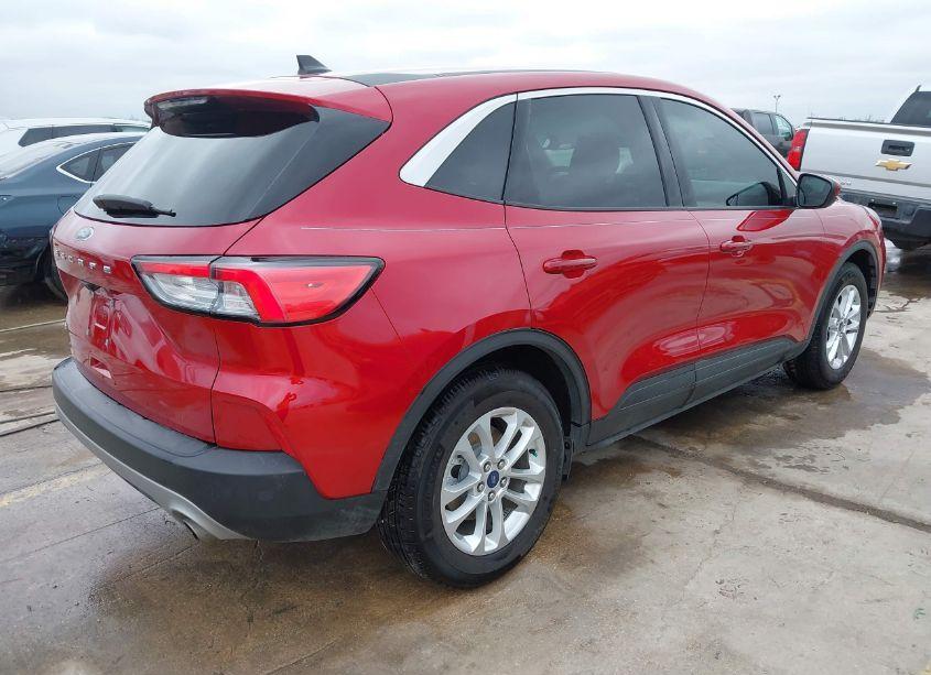Photo 4 of 2020 Ford Escape SE (VIN 1FMCU0G68LUC70856)