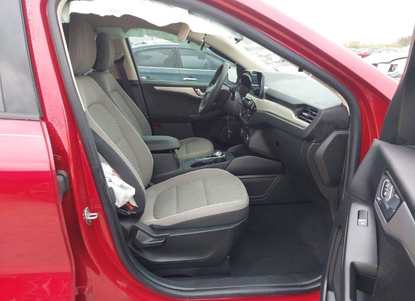 Photo 5 of 2020 Ford Escape SE (VIN 1FMCU0G68LUC70856)