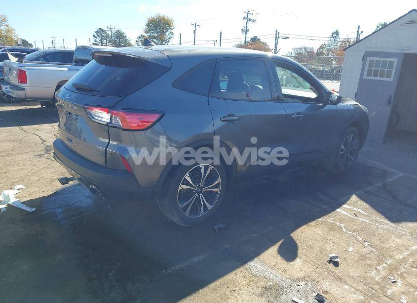 Photo 4 of 2021 Ford Escape SE (VIN 1FMCU0G68MUA37044)