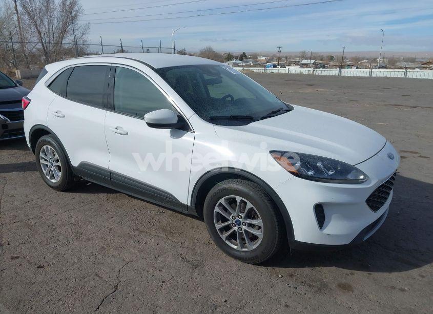 Photo 13 of 2021 Ford Escape SE (VIN 1FMCU0G68MUA90164)