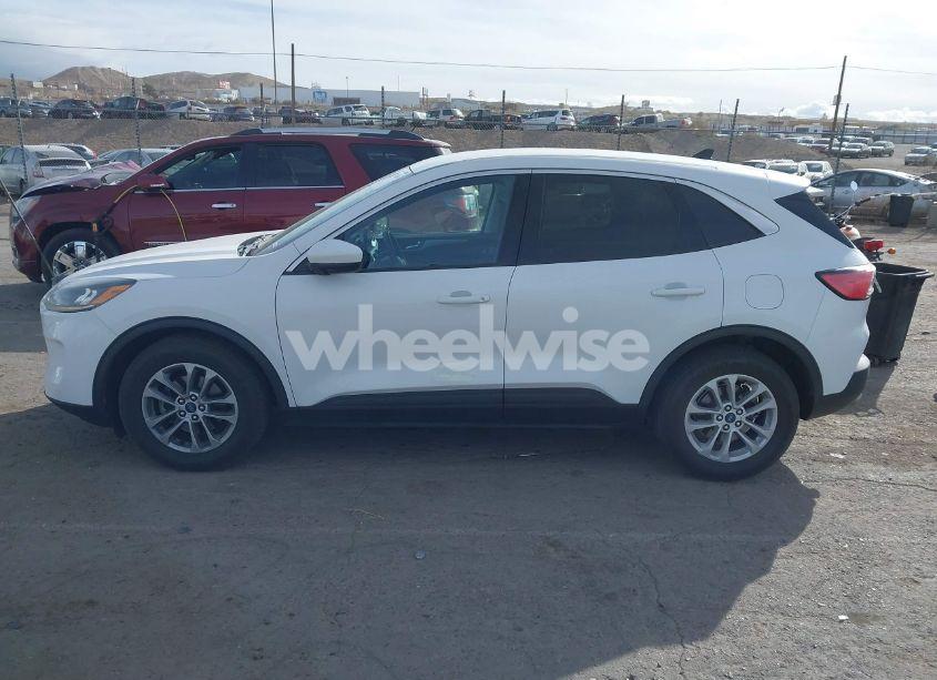 Photo 14 of 2021 Ford Escape SE (VIN 1FMCU0G68MUA90164)