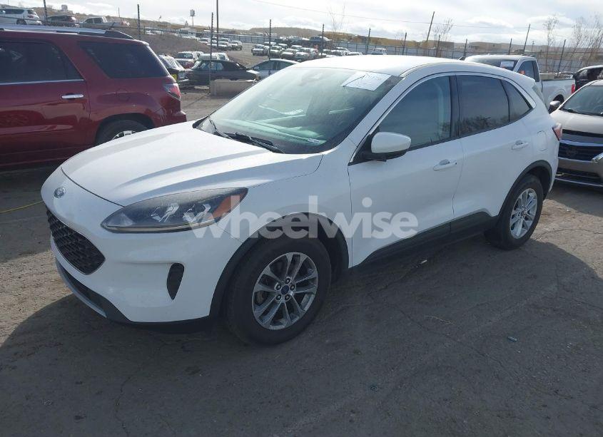 Photo 2 of 2021 Ford Escape SE (VIN 1FMCU0G68MUA90164)