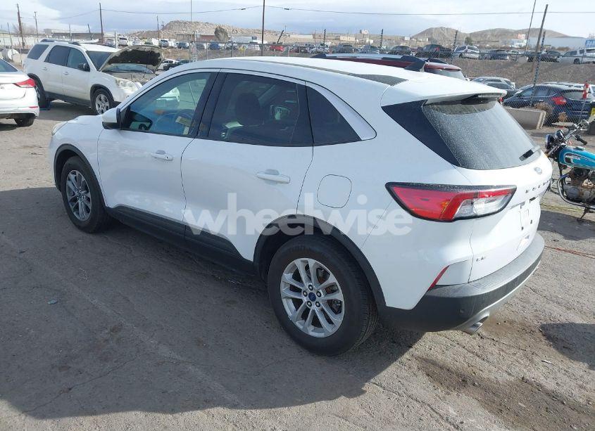Photo 3 of 2021 Ford Escape SE (VIN 1FMCU0G68MUA90164)