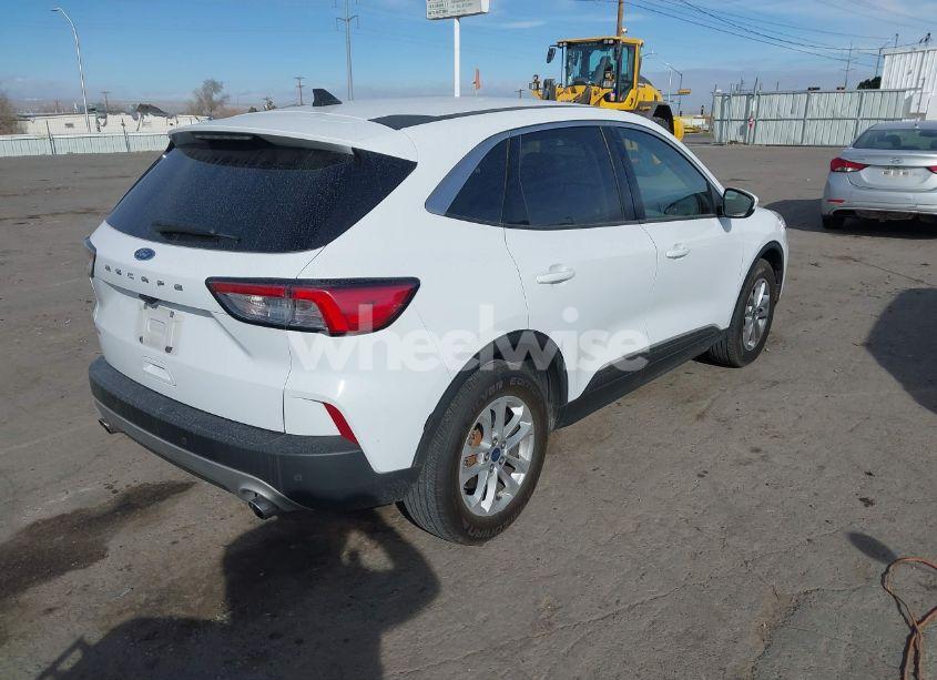 Photo 4 of 2021 Ford Escape SE (VIN 1FMCU0G68MUA90164)