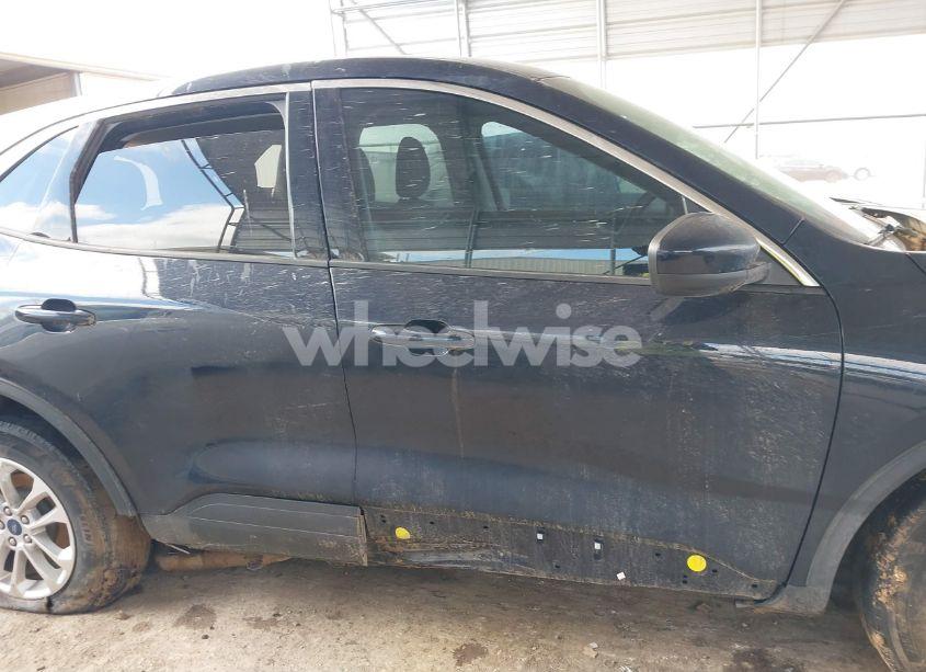 Photo 13 of 2021 Ford Escape SE (VIN 1FMCU0G68MUB00398)