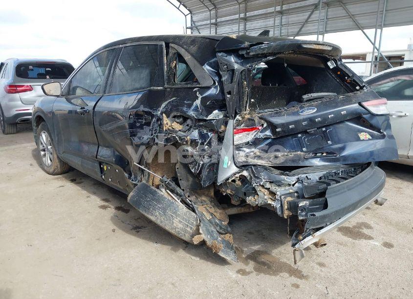 Photo 3 of 2021 Ford Escape SE (VIN 1FMCU0G68MUB00398)