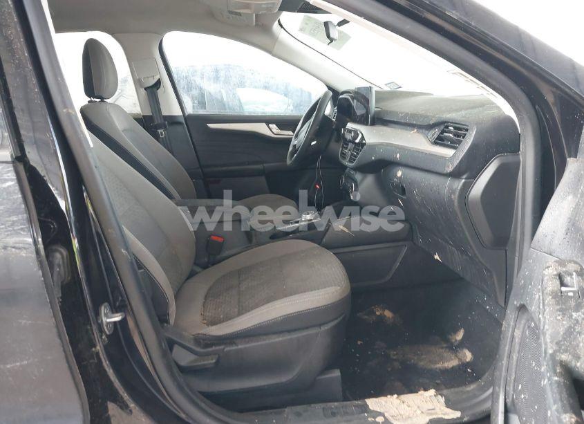 Photo 5 of 2021 Ford Escape SE (VIN 1FMCU0G68MUB00398)