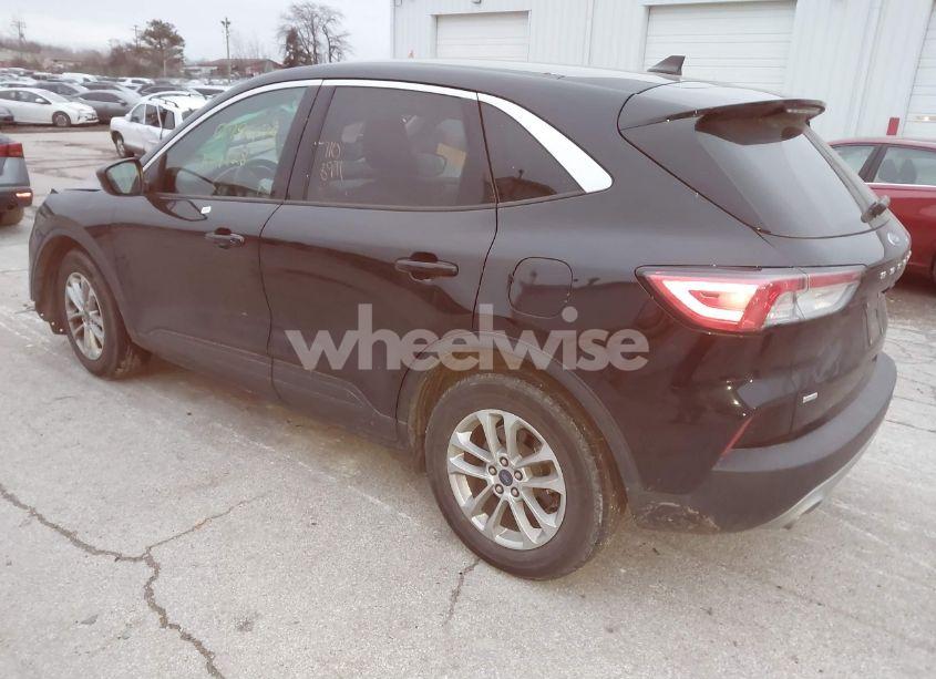 Photo 3 of 2022 Ford Escape SE (VIN 1FMCU0G68NUA24828)