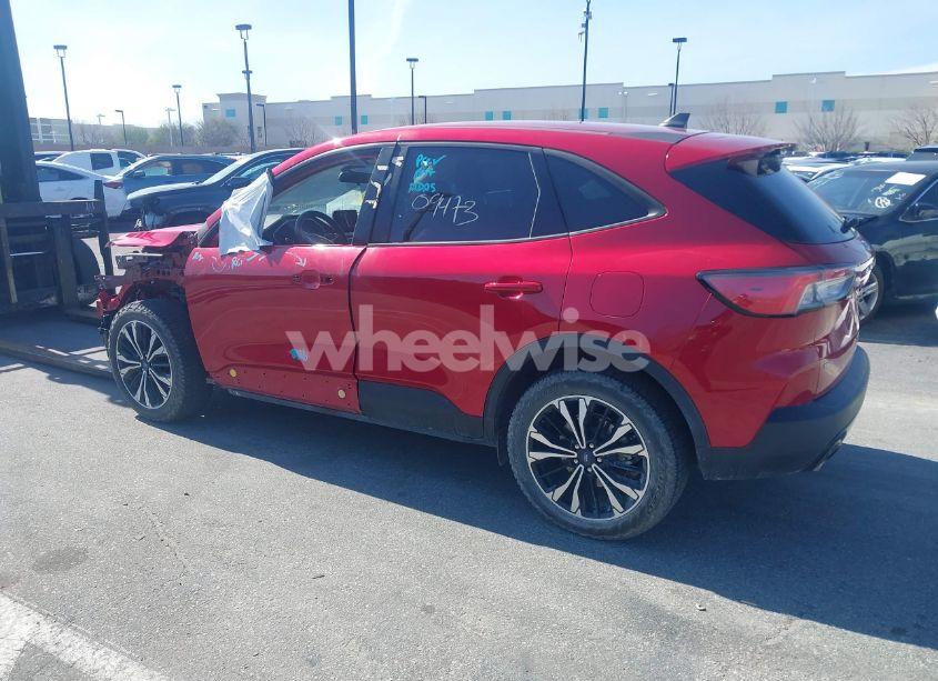 Photo 3 of 2022 Ford Escape SE (VIN 1FMCU0G68NUA28538)