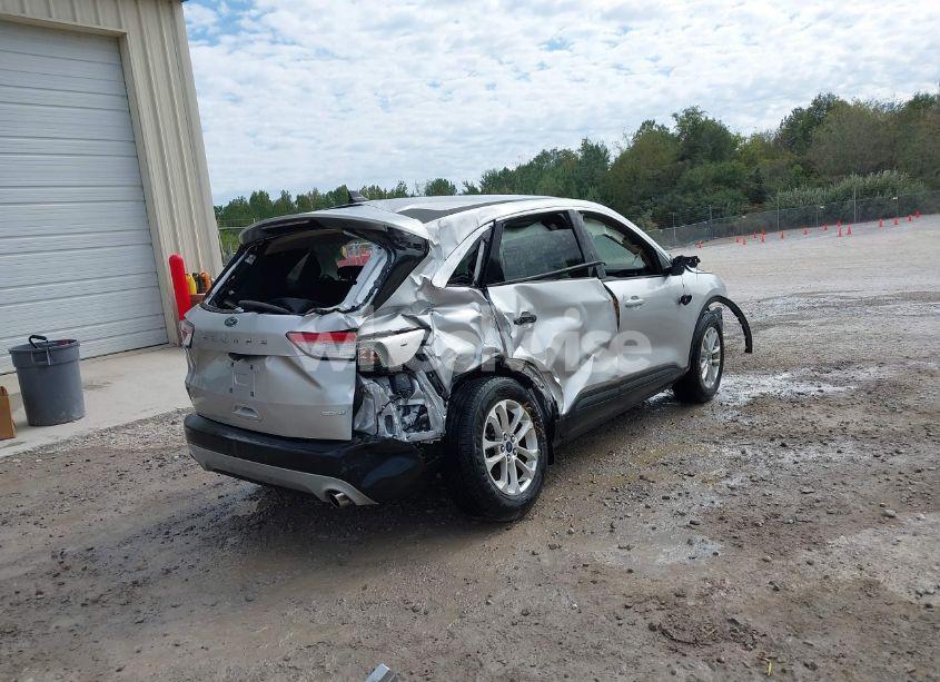 Photo 4 of 2020 Ford Escape SE (VIN 1FMCU0G69LUA05847)