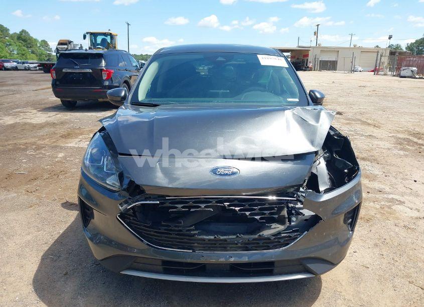 Photo 12 of 2020 Ford Escape SE (VIN 1FMCU0G69LUA23118)