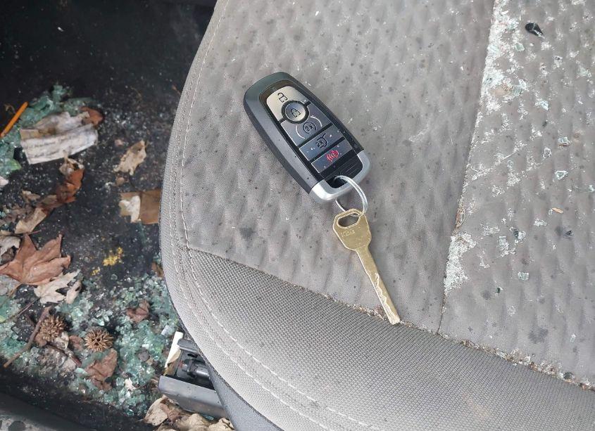 Photo 11 of 2020 Ford Escape SE (VIN 1FMCU0G69LUB00862)