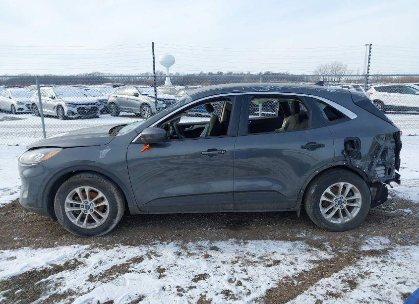 Photo 14 of 2020 Ford Escape SE (VIN 1FMCU0G69LUB00862)