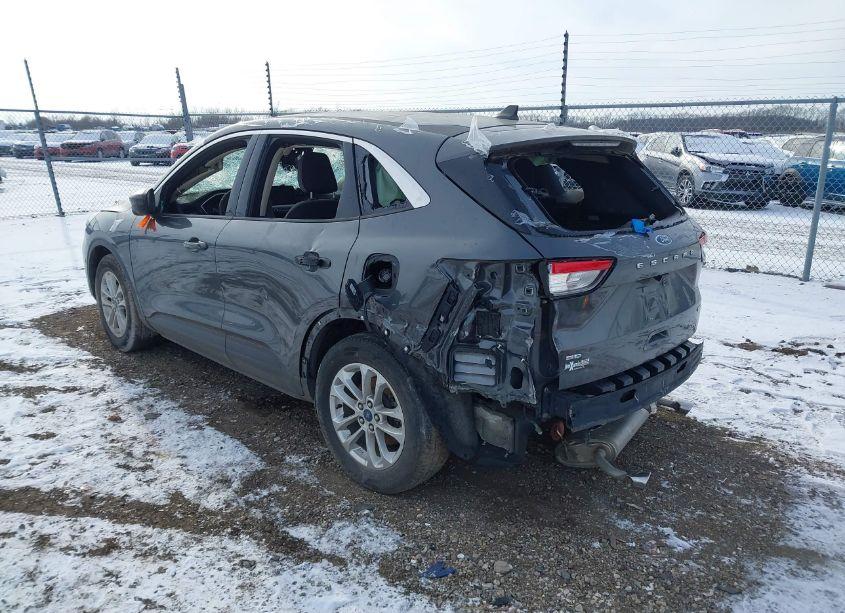 Photo 3 of 2020 Ford Escape SE (VIN 1FMCU0G69LUB00862)