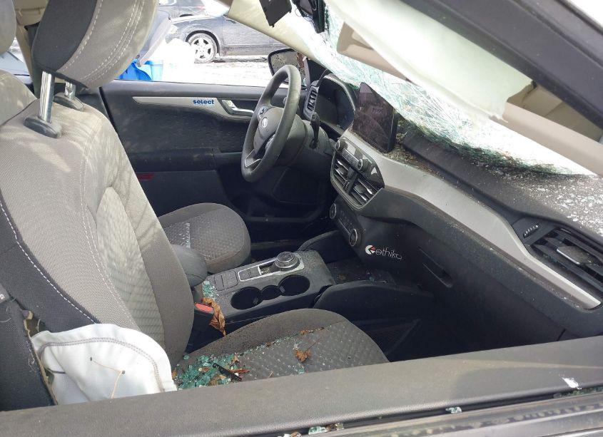 Photo 5 of 2020 Ford Escape SE (VIN 1FMCU0G69LUB00862)