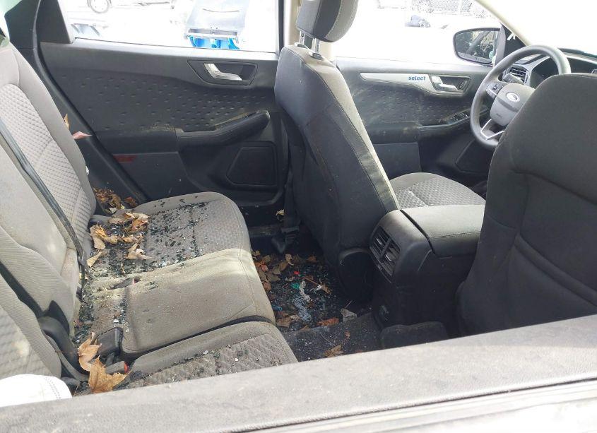 Photo 8 of 2020 Ford Escape SE (VIN 1FMCU0G69LUB00862)