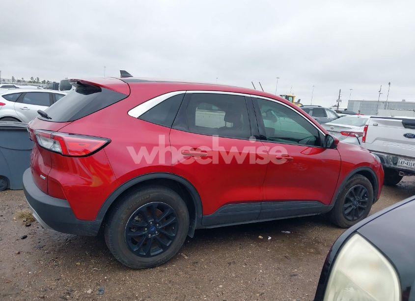 Photo 13 of 2020 Ford Escape SE (VIN 1FMCU0G69LUB02336)