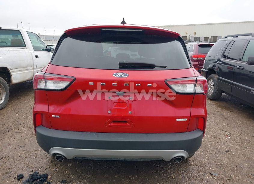 Photo 16 of 2020 Ford Escape SE (VIN 1FMCU0G69LUB02336)