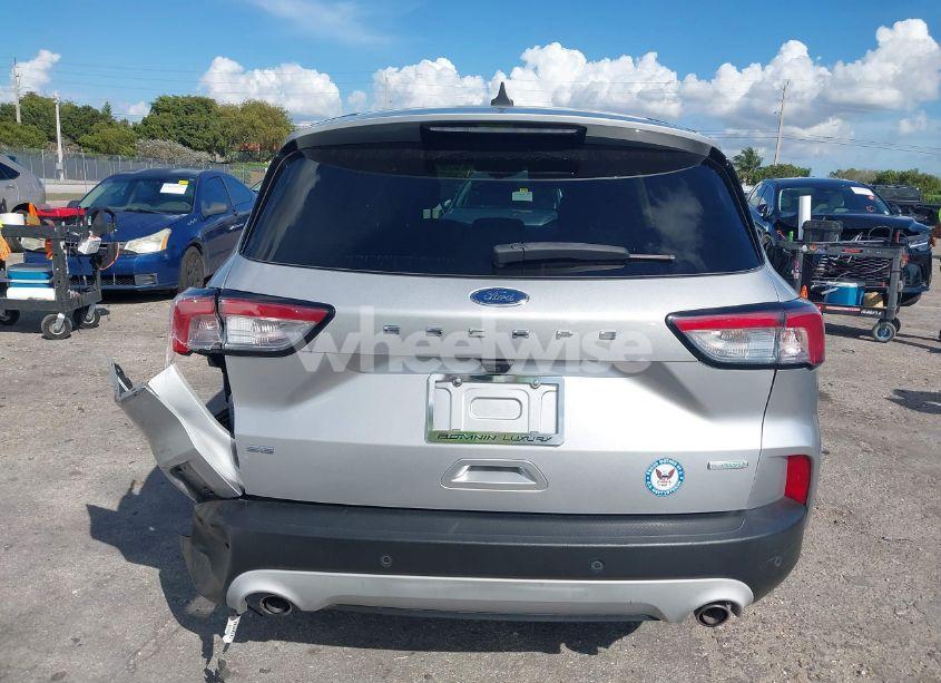 Photo 16 of 2020 Ford Escape SE (VIN 1FMCU0G69LUB18701)