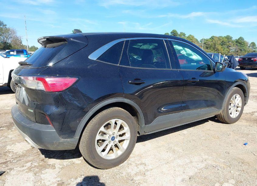 Photo 4 of 2020 Ford Escape SE (VIN 1FMCU0G69LUB41279)