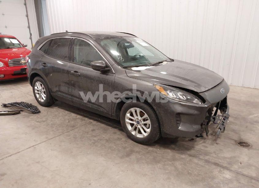 2020 Ford Escape SE (VIN 1FMCU0G69LUB67574) main photo