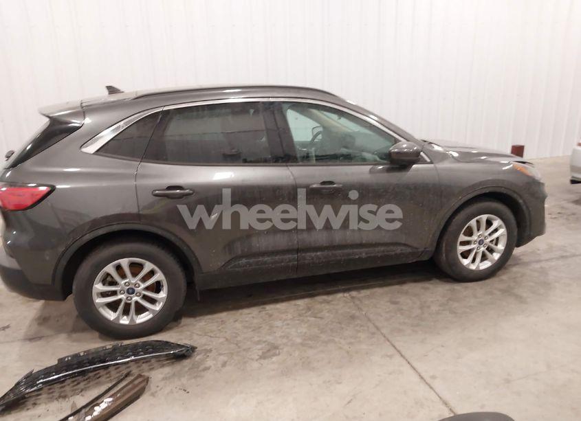 Photo 14 of 2020 Ford Escape SE (VIN 1FMCU0G69LUB67574)