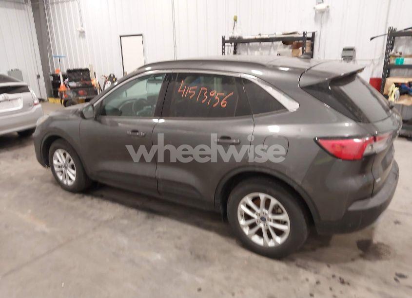 Photo 15 of 2020 Ford Escape SE (VIN 1FMCU0G69LUB67574)