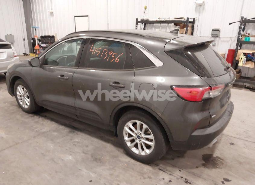 Photo 3 of 2020 Ford Escape SE (VIN 1FMCU0G69LUB67574)