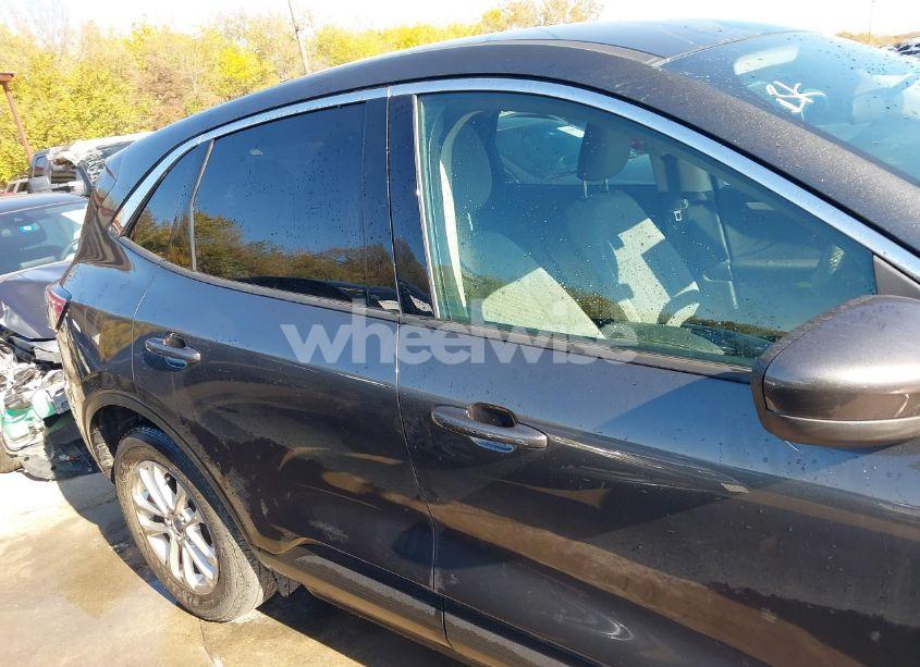 Photo 13 of 2020 Ford Escape SE (VIN 1FMCU0G69LUB92961)