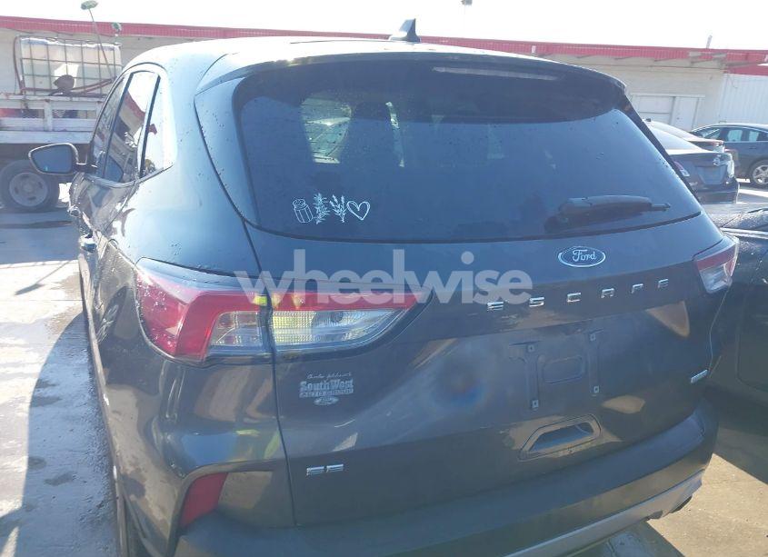 Photo 16 of 2020 Ford Escape SE (VIN 1FMCU0G69LUB92961)