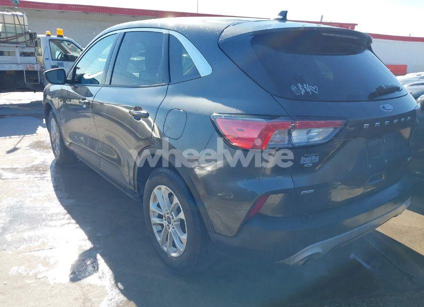 Photo 3 of 2020 Ford Escape SE (VIN 1FMCU0G69LUB92961)