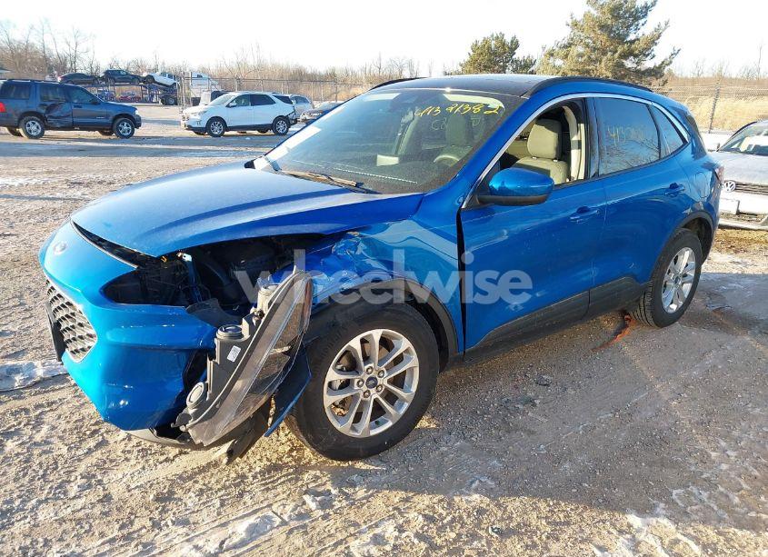 Photo 2 of 2020 Ford Escape SE (VIN 1FMCU0G69LUB93236)