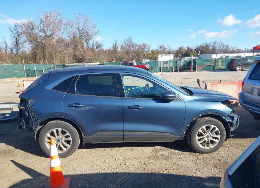 Photo 14 of 2020 Ford Escape SE (VIN 1FMCU0G69LUC02436)