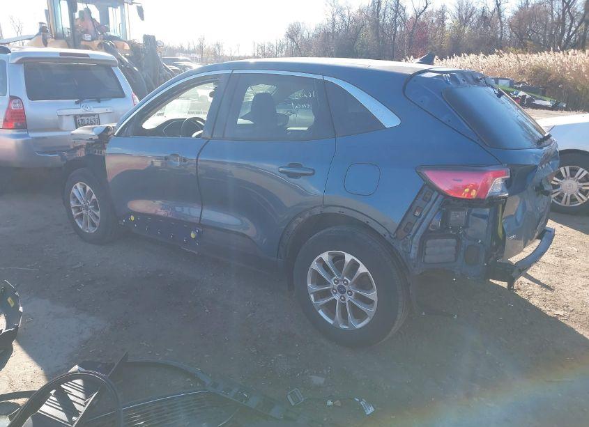 Photo 3 of 2020 Ford Escape SE (VIN 1FMCU0G69LUC02436)