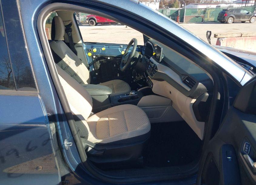 Photo 5 of 2020 Ford Escape SE (VIN 1FMCU0G69LUC02436)