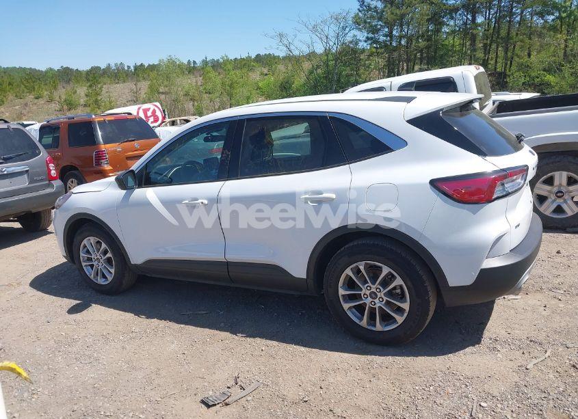 Photo 14 of 2022 Ford Escape SE (VIN 1FMCU0G69NUA47311)