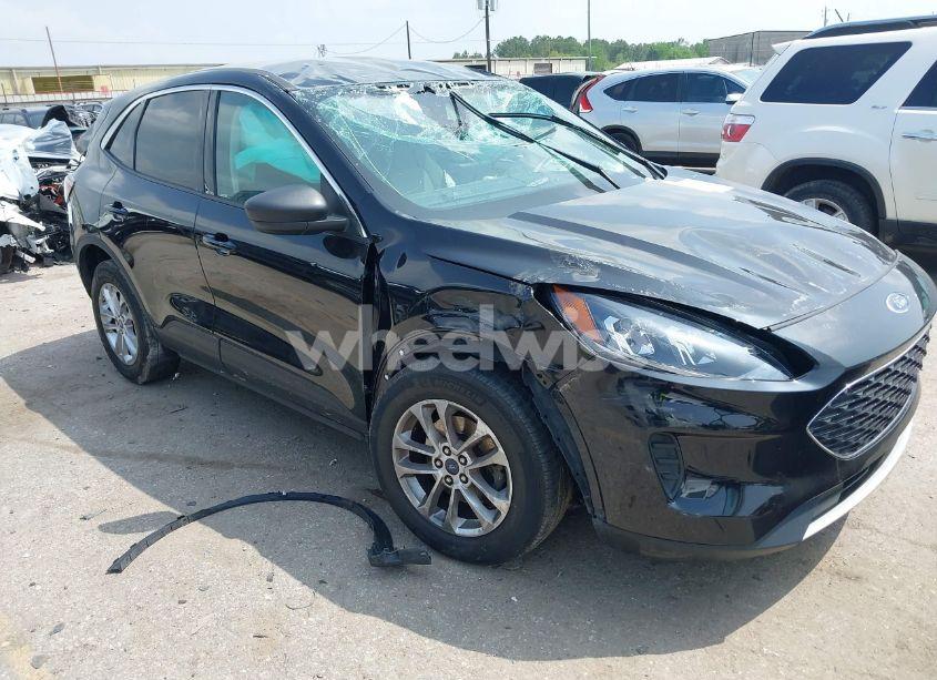 2022 Ford Escape SE (VIN 1FMCU0G69NUA91843) main photo