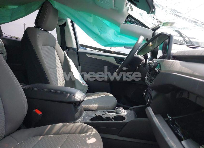 Photo 5 of 2022 Ford Escape SE (VIN 1FMCU0G69NUA91843)