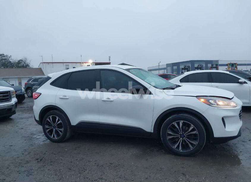 Photo 14 of 2022 Ford Escape SE (VIN 1FMCU0G69NUB38739)