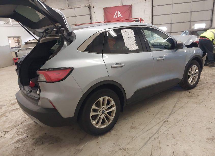 Photo 4 of 2022 Ford Escape SE (VIN 1FMCU0G69NUB49501)