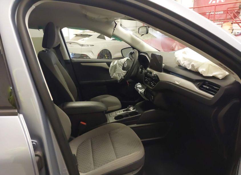 Photo 5 of 2022 Ford Escape SE (VIN 1FMCU0G69NUB49501)