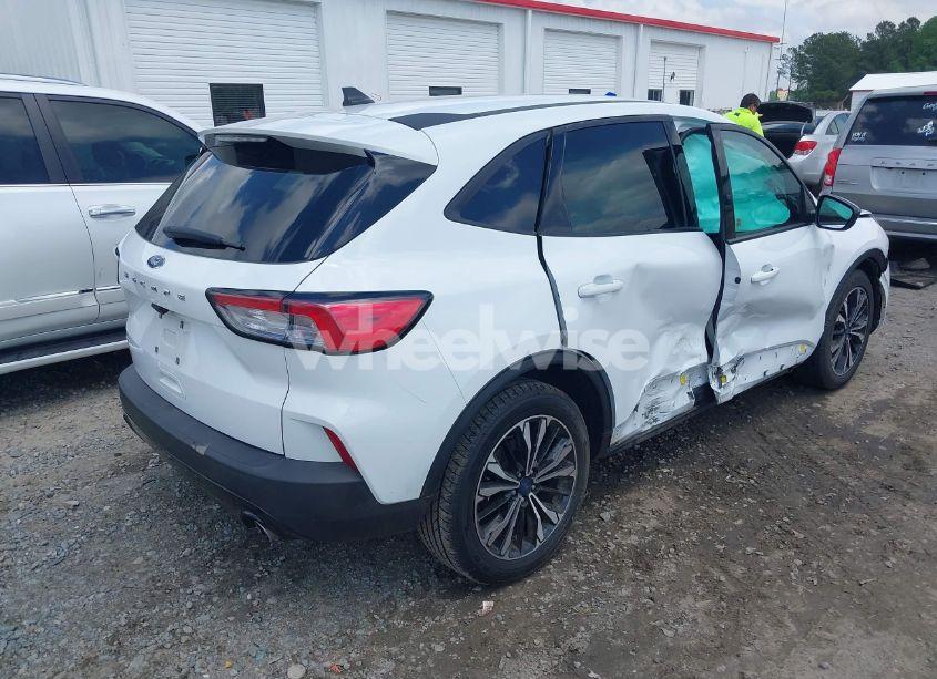 Photo 4 of 2022 Ford Escape SE (VIN 1FMCU0G69NUB93014)