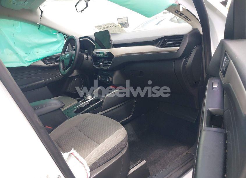 Photo 5 of 2022 Ford Escape SE (VIN 1FMCU0G69NUB93014)