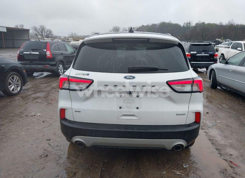 Photo 16 of 2020 Ford Escape SE (VIN 1FMCU0G6XLUA67838)