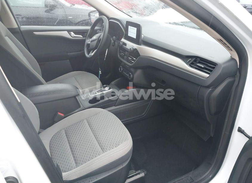 Photo 5 of 2020 Ford Escape SE (VIN 1FMCU0G6XLUA67838)