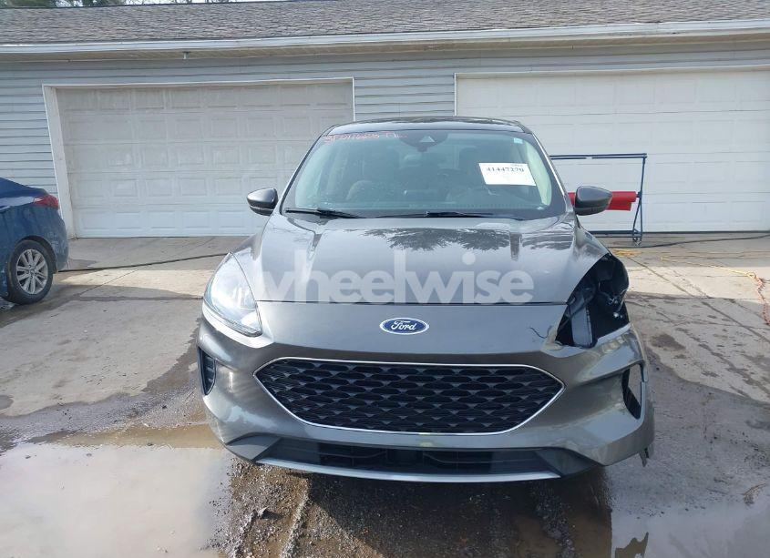 Photo 13 of 2020 Ford Escape SE (VIN 1FMCU0G6XLUA97633)